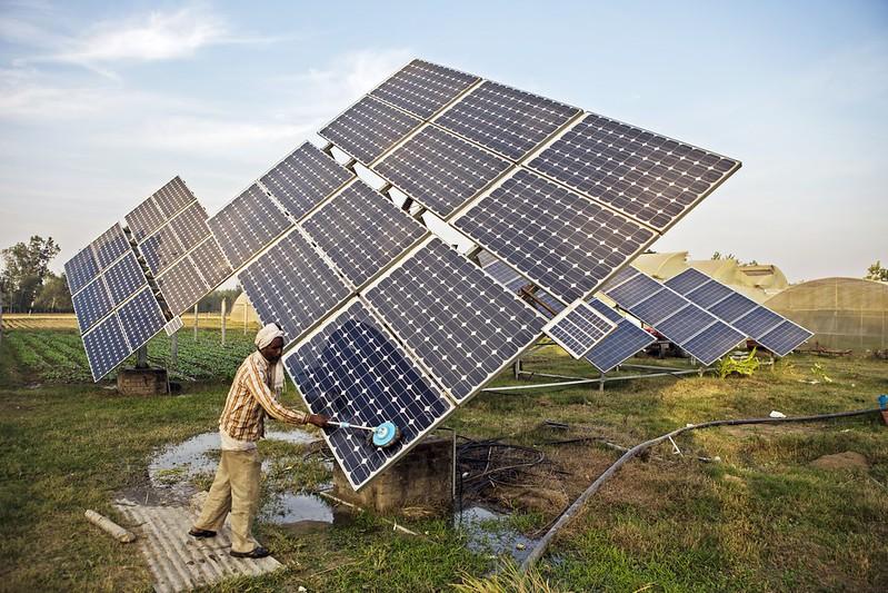 iwmi-farm-worker-india-solar-panels